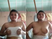 Hot Indian Girl Shows her Boobs Part 1
