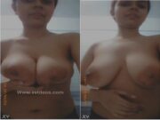 Hot Desi Girl Shows her Big Boobs