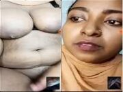 Horny Desi girl Shows Her Boobs