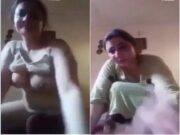 Paki Girl Shows Her Boobs and Pussy